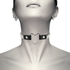 COQUETTE CHIC DESIRE - CHOKER AUS VEGANEM LEDER MIT HERZ