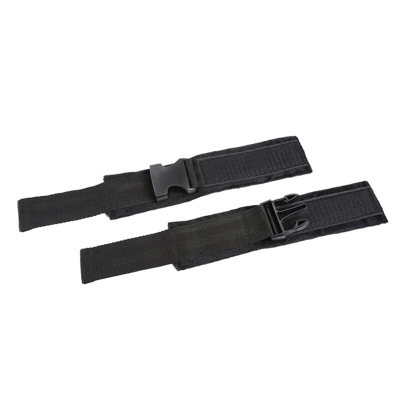 OHMAMA FETISH - NYLON-HANDGELENKHALTUNG MIT HAKEN- UND SCHLAUFVERSCHLUSS