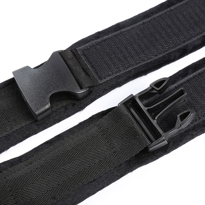 OHMAMA FETISH - NYLON-HANDGELENKHALTUNG MIT HAKEN- UND SCHLAUFVERSCHLUSS