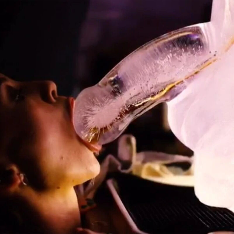 SPIEL MIT MIR - RIESIGER PENIS EISRUTSCHENFORM
