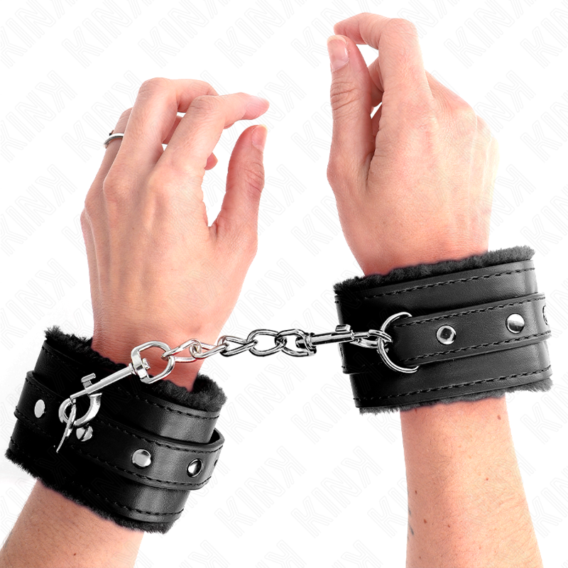 KINK - PREMIUM HANDSCHELLE SCHWARZ MIT DOPPELTER FELLFÜTTERUNG UND VERSTELLBAREM SCHWARZEN RIEMEN 17-29 CM X 6 CM