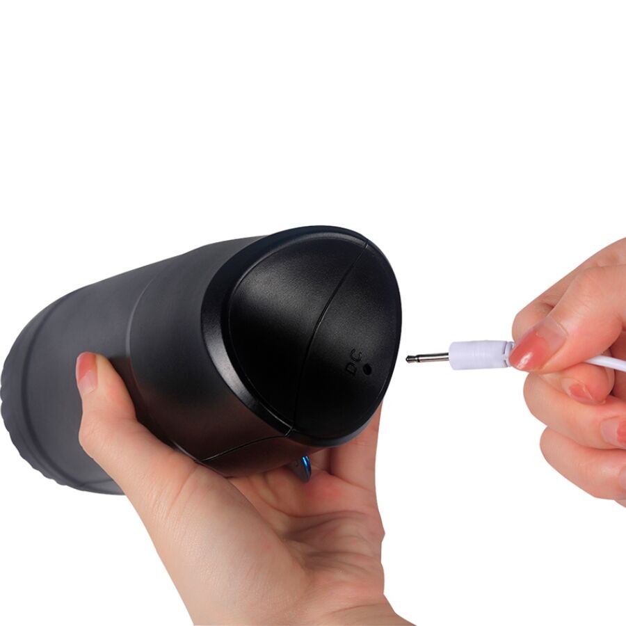 SHEQU - RENEE MASTORBATOR KOMPRIMIERBARE VAGINA MIT VIBRATION IM GEHÄUSE