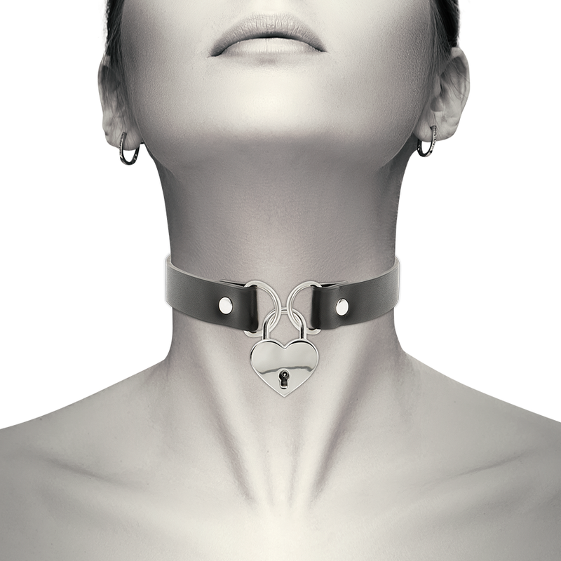 COQUETTE CHIC DESIRE - VEGANES HALSBAND MIT HERZANHÄNGER MIT SCHLÜSSEL